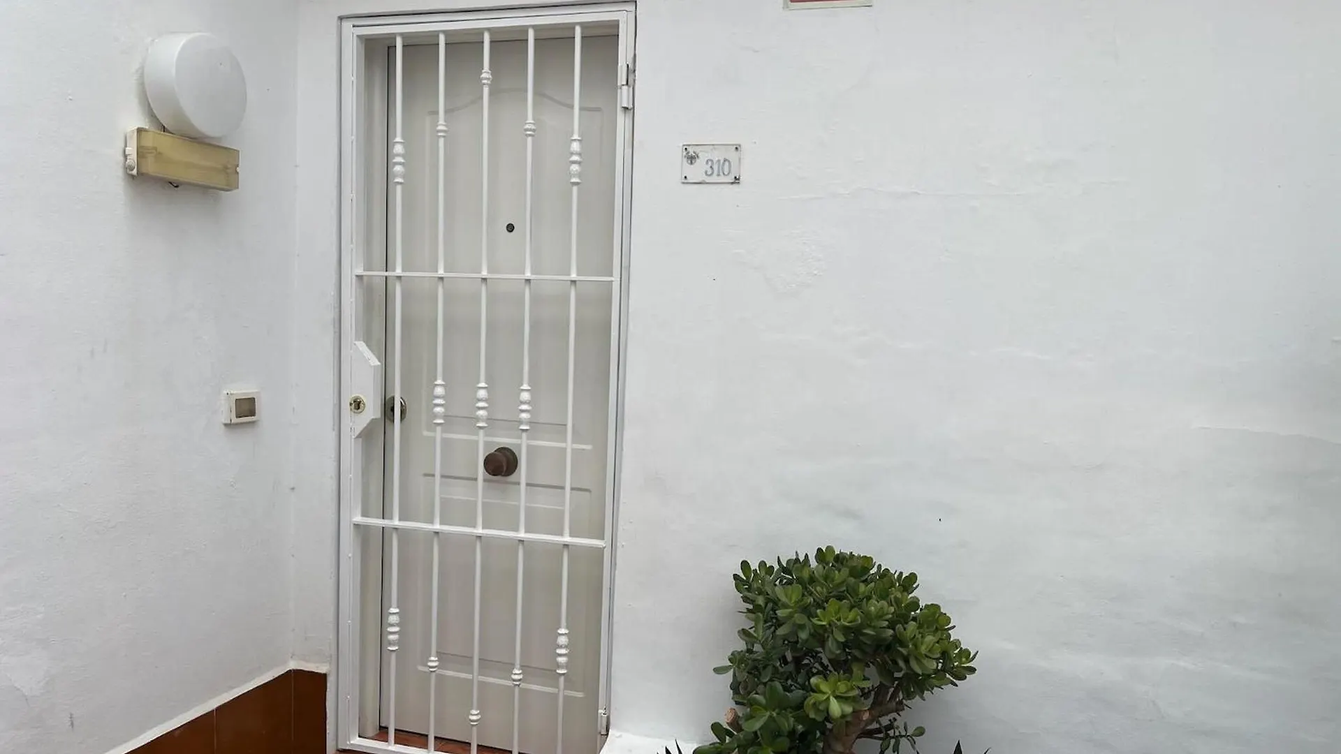 Child-Friendly, 3-Bedroom Apartment With Garden Near The Aqualand Costa Adeje