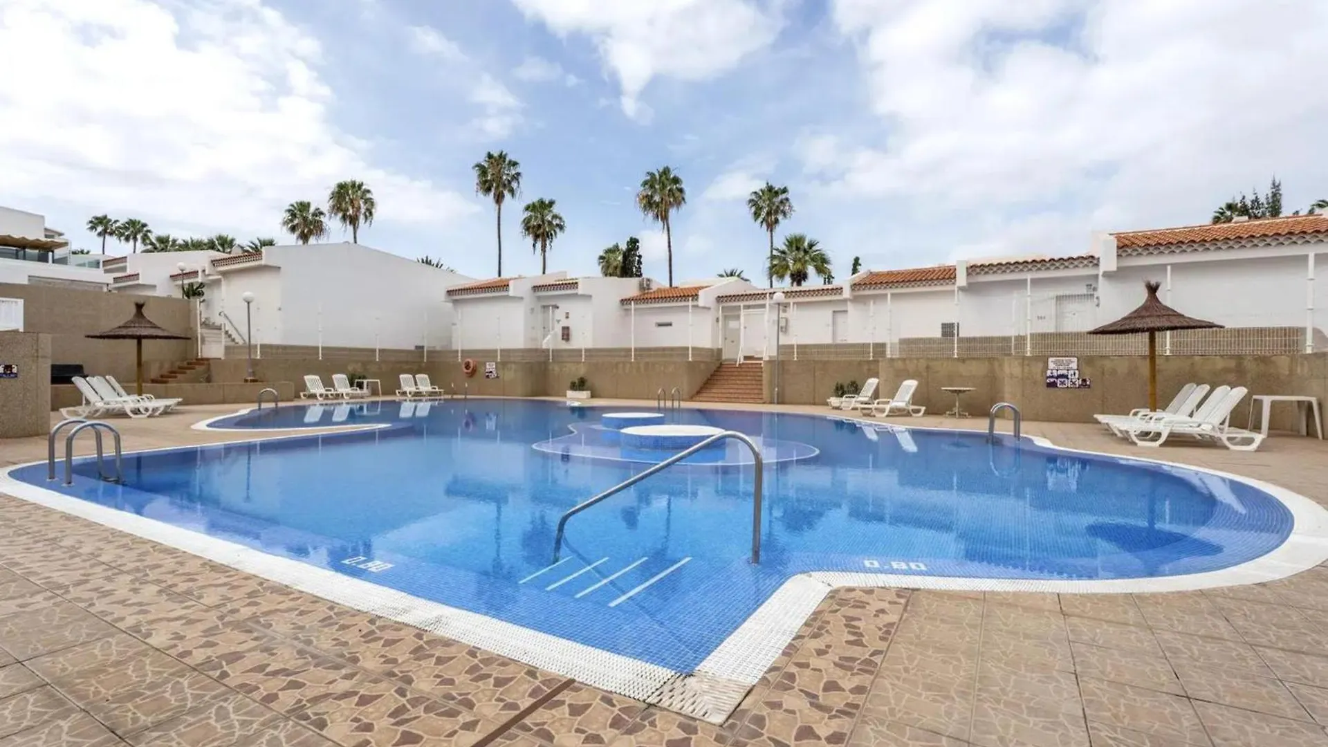 Child-Friendly, 3-Bedroom Apartment With Garden Near The Aqualand Costa Adeje
