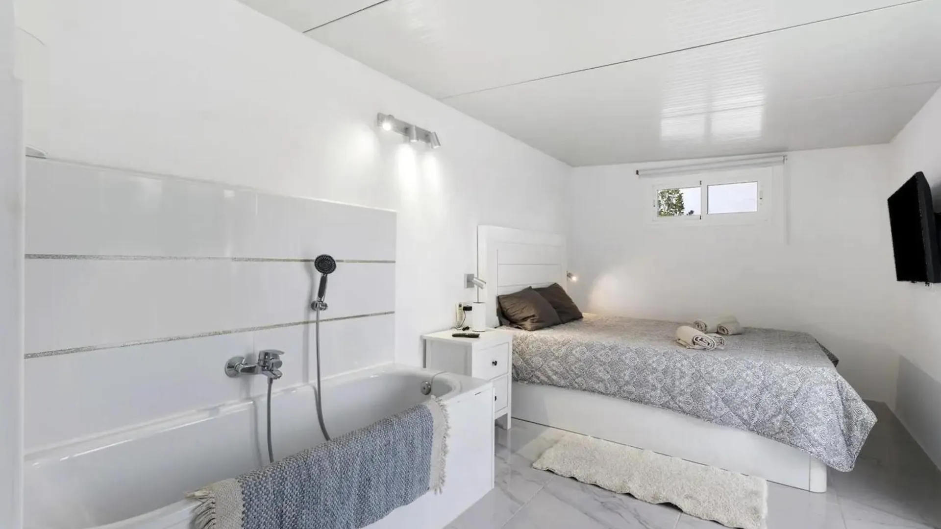 Child-Friendly, 3-Bedroom Apartment With Garden Near The Aqualand Costa Adeje  Španělsko